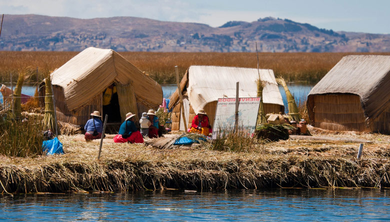 Floating Islands of Uros - Lake Titicaca facts