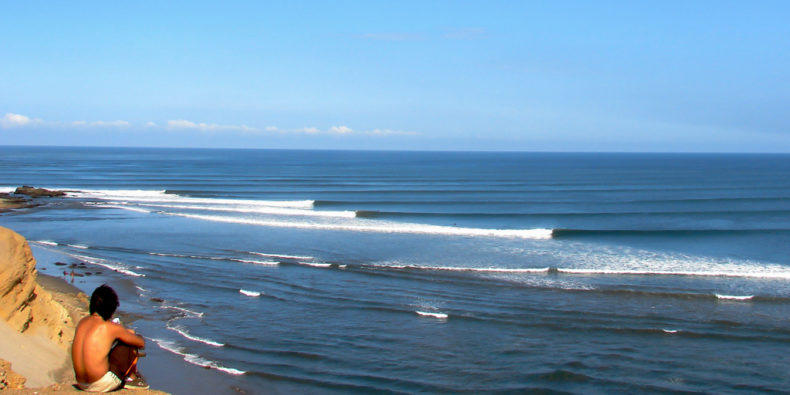 La plus longue vague du monde à Puerto Chicama dans le nord du Pérou.