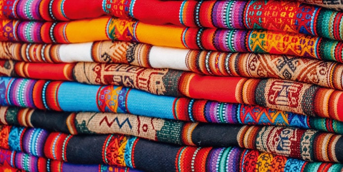 Tecido colorido - Viagem para o Peru